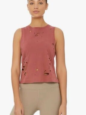 ALO Yoga Distressed Muscle Tee - Dusty Rose